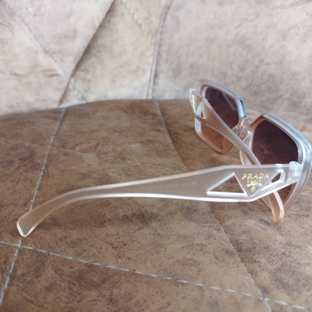 عینک آفتابی زنانه PRADA با فریم مربعی
